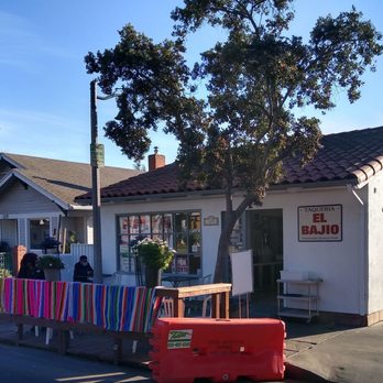 Taqueria El Bajio - Exterior seating - Mexican Near Me - Santa Barbara, California Taqueria El Bajio - Exterior seating - Mexican Near Me - Santa Barbara, California