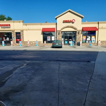 Circle K - a car parked in front of a store - Convenience Stores Near Me - Morrow, Georgia