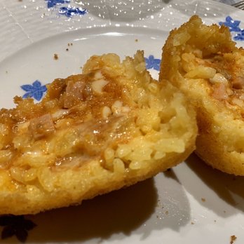 Dalla Padella alla Brace - Arancini alla carne - Sicilian Near Me - Messina, Maine Dalla Padella alla Brace - Arancini alla carne - Sicilian Near Me - Messina, Maine