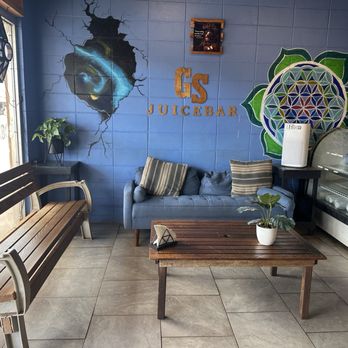 G's Juicebar - Small seating area inside - Juice Bars & Smoothies Near Me - Waimea, Hawaii