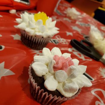 Q’s Cakes and Sweets Boutique - Some of the finished products that Q taught us to make! - Cupcakes Near Me - Albuquerque, New Mexico Q’s Cakes and Sweets Boutique - Some of the finished products that Q taught us to make! - Cupcakes Near Me - Albuquerque, New Mexico