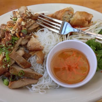 Mint Leaf Vietnamese Restaurant - Saigon vermicelli bowl - Vietnamese Near Me - Berkeley, California