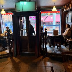 Geoff's Cafe Bar