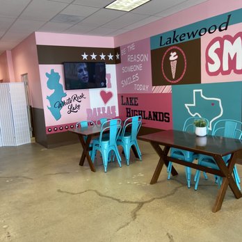 Smallcakes Medallion - Tv I'm impressed - Cupcakes Near Me - Dallas, Texas Smallcakes Medallion - Tv I'm impressed - Cupcakes Near Me - Dallas, Texas