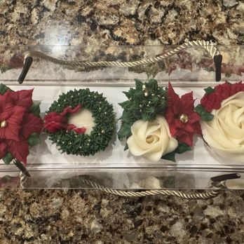 Pink Blossom Cupcakes - Christmas cupcakes - Cupcakes Near Me Pink Blossom Cupcakes - Christmas cupcakes - Cupcakes Near Me