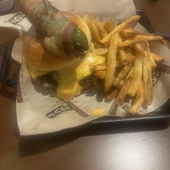 Jake Melnick's Corner Tap - Lulus jalapeño cheeseburger - Sports Bars Near Me - Chicago, Illinois Jake Melnick's Corner Tap - Lulus jalapeño cheeseburger - Sports Bars Near Me - Chicago, Illinois