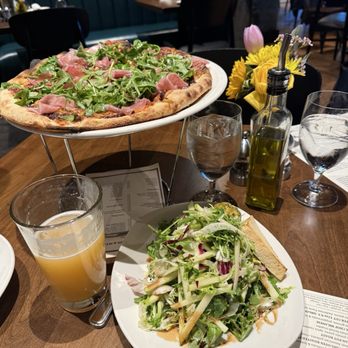 Restaurant Bricco - Fig Pie and vinaigrette salad - Italian Near Me - West Hartford, Connecticut Restaurant Bricco - Fig Pie and vinaigrette salad - Italian Near Me - West Hartford, Connecticut