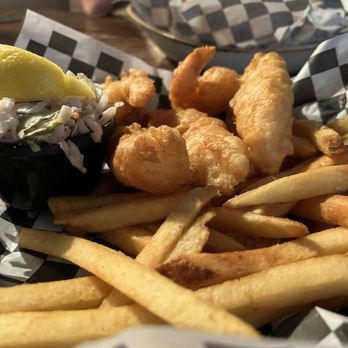Black Powder Tavern - Fish and Beer-Battered Fish, Shrimp,& Chips - New American Near Me - Wayne, Pennsylvania Black Powder Tavern - Fish and Beer-Battered Fish, Shrimp,& Chips - New American Near Me - Wayne, Pennsylvania