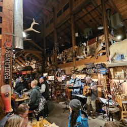 Prosit - Fine Beers and Sausages - Interior