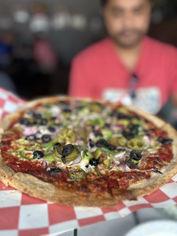 Cave City Pizza Logo