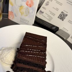 Renaissance Columbus Westerville - The cake and card Sonya sent to the room for my husbands birthday !