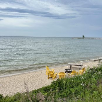 Beachfront Inn - Hotels Near Me - Baileys Harbor, Wisconsin Beachfront Inn - Hotels Near Me - Baileys Harbor, Wisconsin