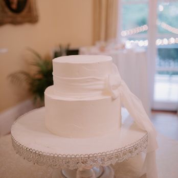 Ally & Eloise Bakeshop - a wedding cake - Bakeries Near Me - Columbia, South Carolina Ally & Eloise Bakeshop - a wedding cake - Bakeries Near Me - Columbia, South Carolina