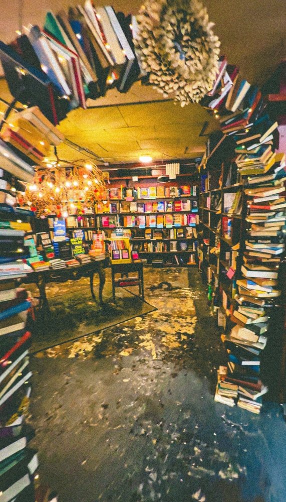 Underground Books Logo