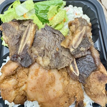 Fort Street Café - Combination Plate - Kalbi and bbq chicken - Vietnamese Near Me - Honolulu, Hawaii