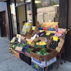Frootz - FRUIT STAND OUTSIDE FROOTZ