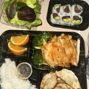 Raku It's Japanese - Chicken Teriyaki Bento Box - Sushi Bars Near Me - New York, New York Raku It's Japanese - Chicken Teriyaki Bento Box - Sushi Bars Near Me - New York, New York