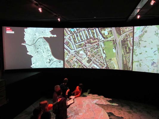 Ars Electronica Center by null