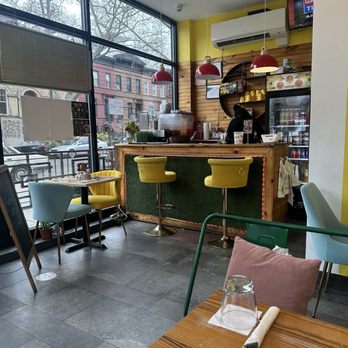 Brooklyn Waffle House - Bar seating area - New American Near Me - Brooklyn, New York