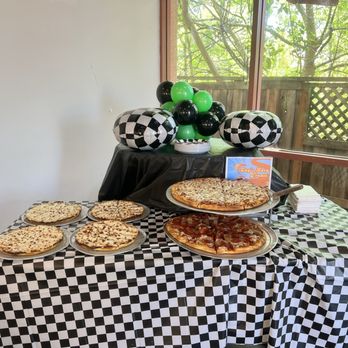 Cross Roads Pizza & Pub - Pizza Near Me - Rocklin, California