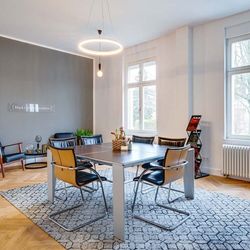 Black Label Immobilien - Meetingpoint