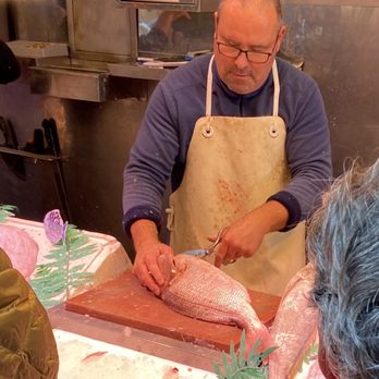 Mercado de Atarazanas - Butchering fresh - Farmers Market Near Me - Málaga, Massachusetts Mercado de Atarazanas - Butchering fresh - Farmers Market Near Me - Málaga, Massachusetts