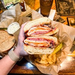 The Yellow Deli - Hiddenite - Deli rose