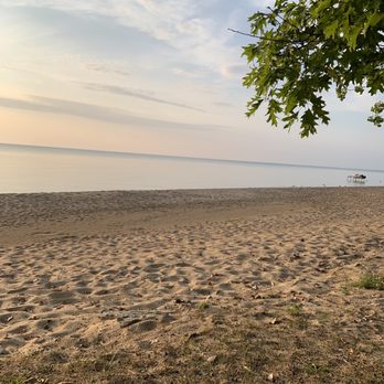 Northern Lights Beach Resort - Nice sandy beach - Vacation Rentals Near Me - Au Sable Charter Twp, Michigan