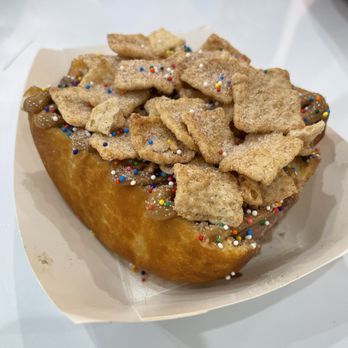 Yonutz - Cinnamon Toast Crunch and Rocky Road Smashed donut .. wish the donut was warmer - Donuts Near Me - Las Vegas, Nevada Yonutz - Cinnamon Toast Crunch and Rocky Road Smashed donut .. wish the donut was warmer - Donuts Near Me - Las Vegas, Nevada