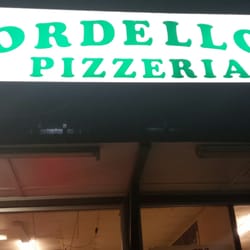 Cordello's Pizzeria - Cordellia needs to just freaking tell King Lear he is awesome already. Srsly.