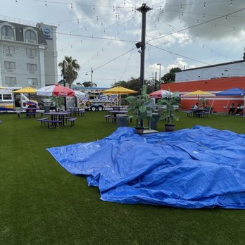 Bayou Oak Food Park - View of park from interior - Food Trucks Near Me - Kenner, Louisiana