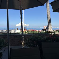 Roberto's Cafe Bistro & Gelato - View looking out into the pacific