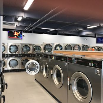 Spin Cycle Laundry Lounge - Clean and friendly staff to help you with all your needs - Laundromat Near Me - Capitola, California