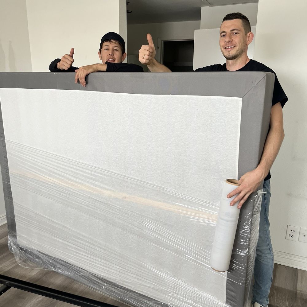 STEP Moving & Storage - Wrapped queen size mattress - Movers Near Me - Irvine, California STEP Moving & Storage - Wrapped queen size mattress - Movers Near Me - Irvine, California