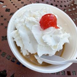 Mrs Curl Ice Cream - Peanut butter sundae