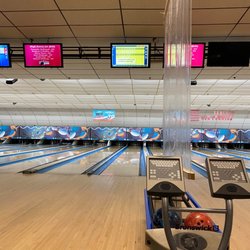 New City Bowl & Batting Cages - Bowling