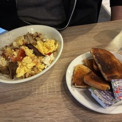 Mom's Deli & Grille - Greek Omelette and toast