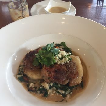 MW Restaurant - New American Near Me - Honolulu, Hawaii