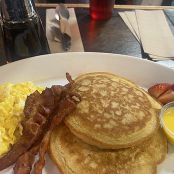 Dessence Cafe - Pancakes, eggs, and bacon - Seafood Near Me - East Point, Georgia