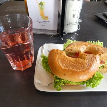 Blueorange - Raspberry soda water and a turkey bagel. - Cafes Near Me - Vienna, 9