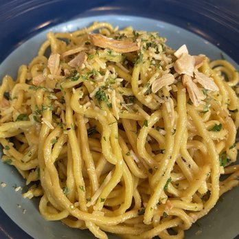 Karai Crab - Garlic noodles - Seafood Near Me - Honolulu, Hawaii