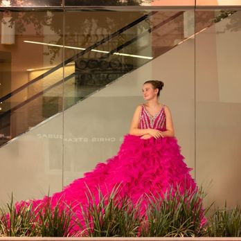 Modern Studios Photography - Couture gown in downtown Fort Worth - Session Photography Near Me - Arlington, Texas