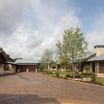 Wilde Custom Homes - the driveway leading to the home - General Contractors Near Me - Austin, Texas Wilde Custom Homes - the driveway leading to the home - General Contractors Near Me - Austin, Texas