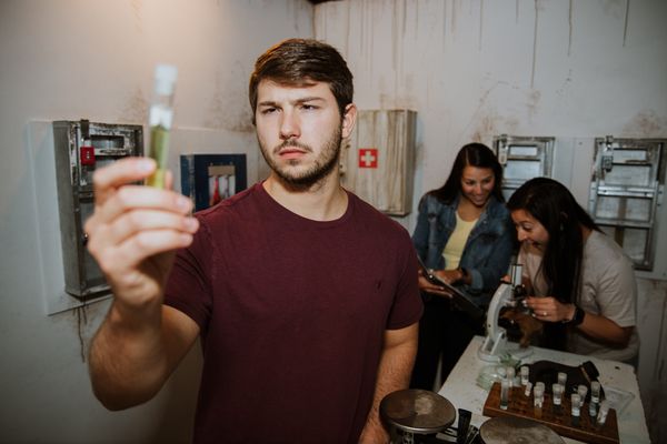 Search for the Cure - A deadly virus is spreading fast, and your team of scientists must race to find the antidote before it’s too late. Explore an abandoned house and hidden lab, uncover clues, and solve a series of challenging puzzles to save humanity from extinction. This immersive, post-apocalyptic adventure will test your logic, teamwork, and nerves under pressure. 🧪⏳

👉 Ready to save humanity? Book your Nashville session now!