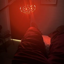 Liway Acupuncture Clinic - My knee being heat treated after the acupuncture