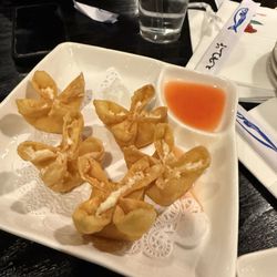 Kiyomi Sushi - Crab Rangoon
