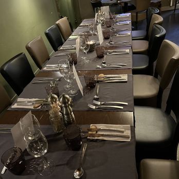 L'Appart du 17 - The table setting for our dinner - French Near Me - Annecy, 74 L'Appart du 17 - The table setting for our dinner - French Near Me - Annecy, 74