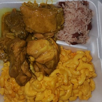 MP Island Cafe - Curry chicken,  rice and peas and mac - Soul Food Near Me - Norfolk, Virginia