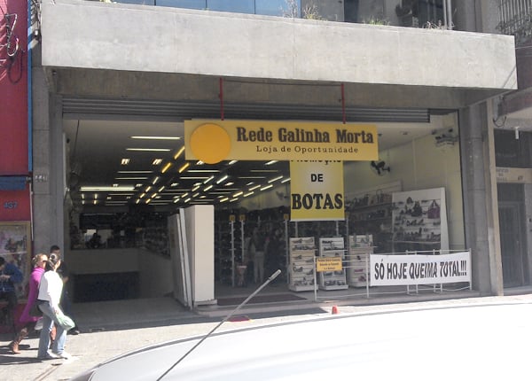 loja de calçados galinha morta