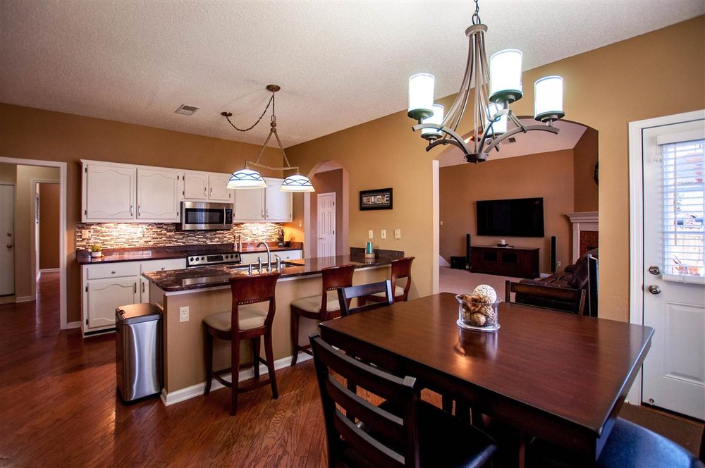 KAREN LOVE GROOME & CO REALTORS Updated September 2024 36 Photos 7390 Hwy 64, Oakland